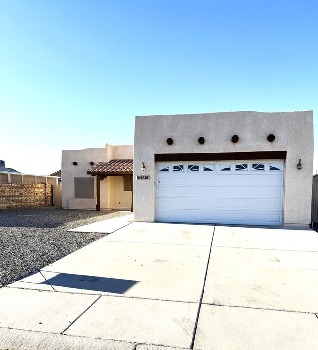 Building Photo - Updated 3 bedroom rental