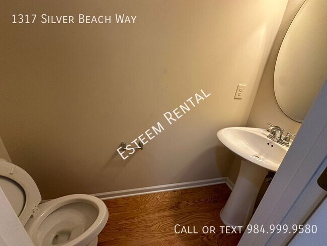 Building Photo - 1317 Silver Beach Way