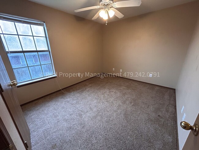 Building Photo - 1003 Trenton Dr