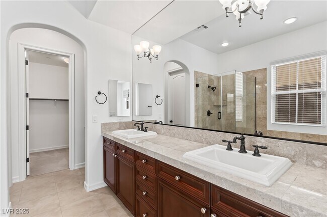 Building Photo - 58 Contrada Fiore Dr