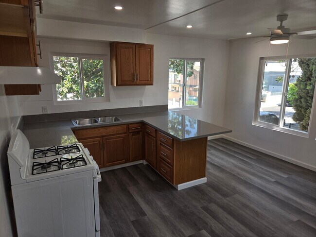 Building Photo - Wraich Properties