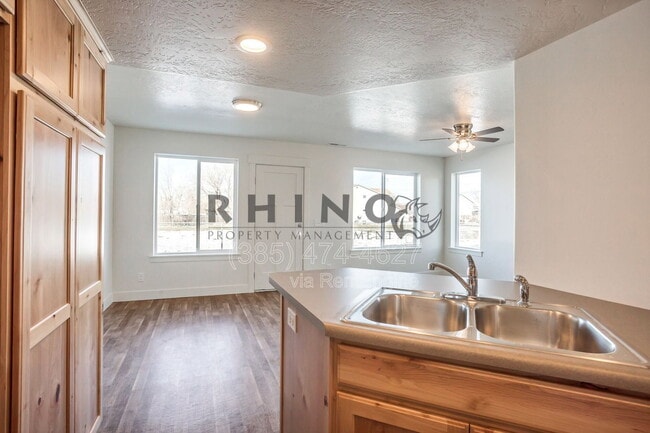 Building Photo - 834 Lennox St