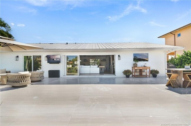 Building Photo - 1425 SW Egret Way