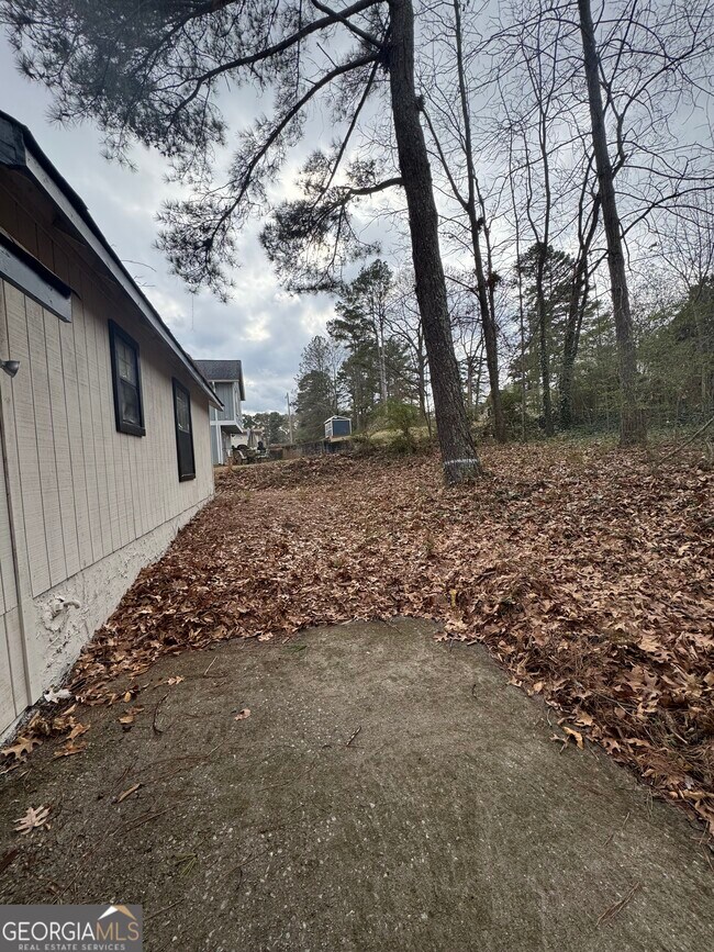 Building Photo - 3821 River Rd