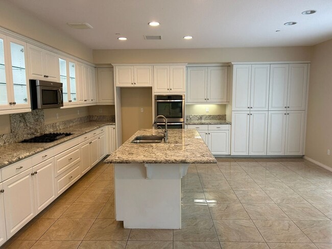 Building Photo - 3502 RAWLEY ST CORONA 92882 (5 BED / 3.5 B...