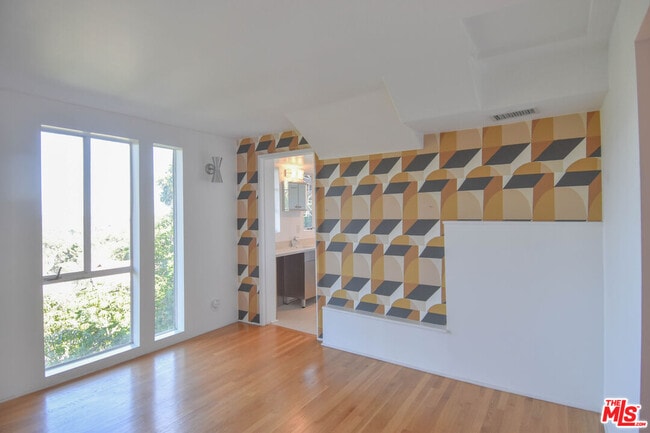 Building Photo - 8895 Appian Way