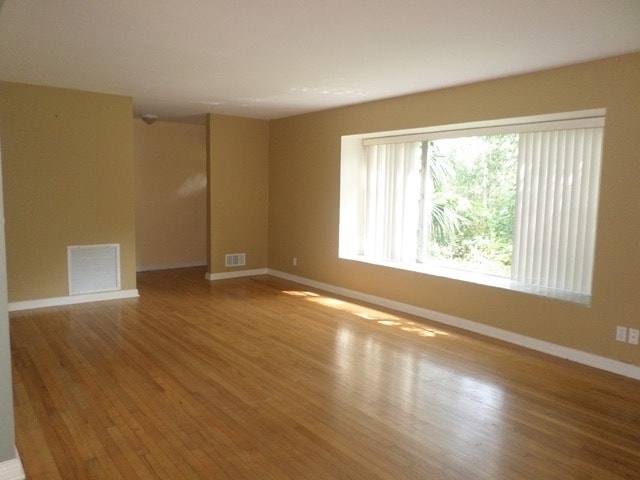 Building Photo - 1100 San Luis Rd