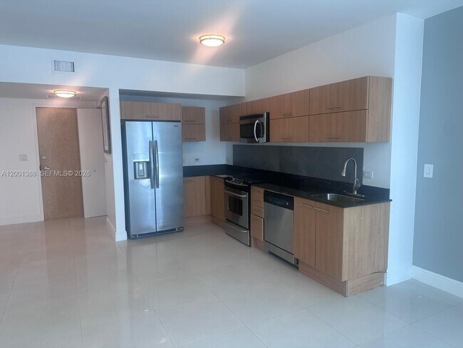 Building Photo - 350 S Miami Ave