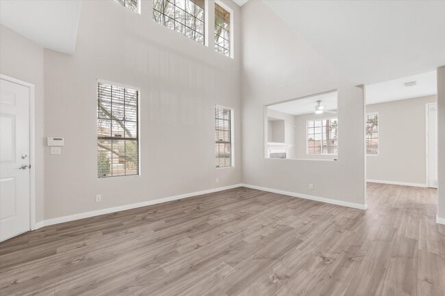 Building Photo - Summerlin Location
