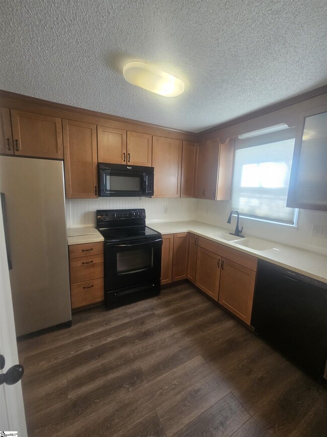 Building Photo - 103 Sunningdale Ct