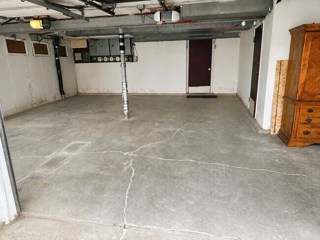Building Photo - 10065 Puttington Dr