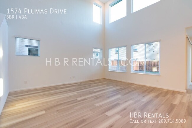 Building Photo - 1574 Plumas Dr