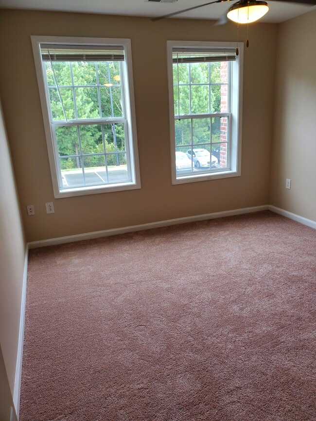 Building Photo - Bellemont Pointe Apartments