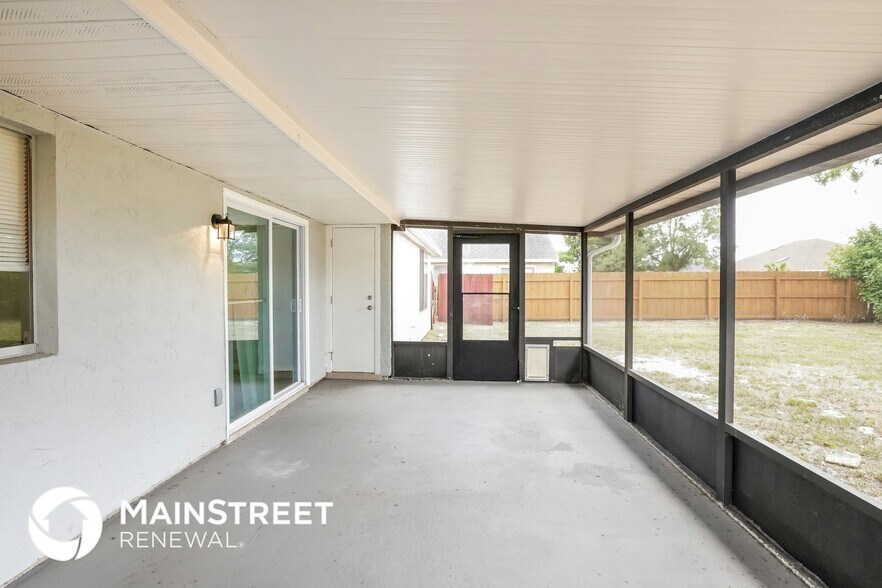 Building Photo - 976 Hampshire Ave NE