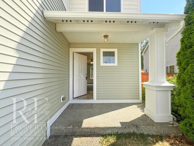 Building Photo - 2290 SW Siskin Cir