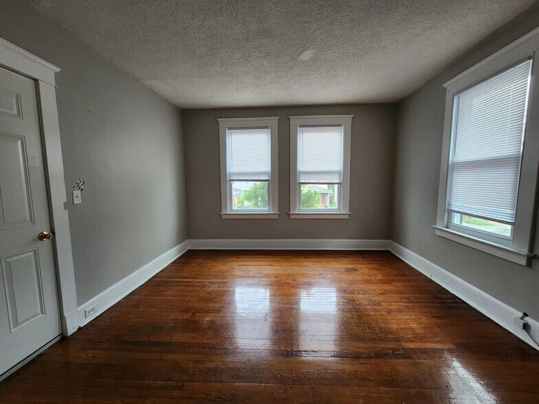 Building Photo - 64 Gorham Ave