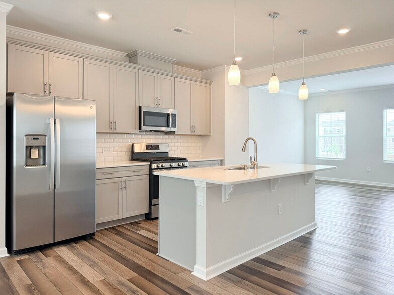 Building Photo - 3018 Brellon Ln