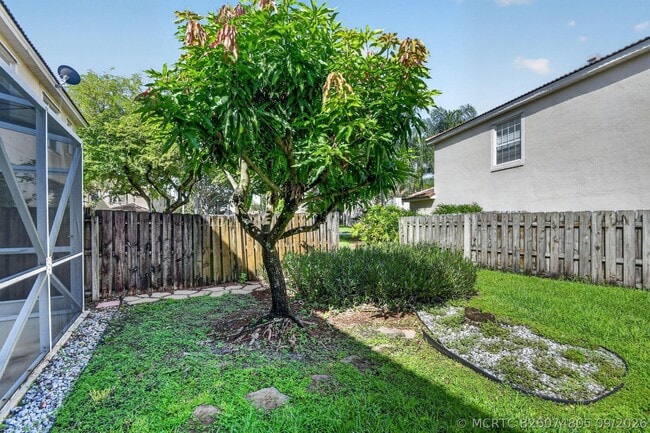 Building Photo - 8093 Briantea Dr