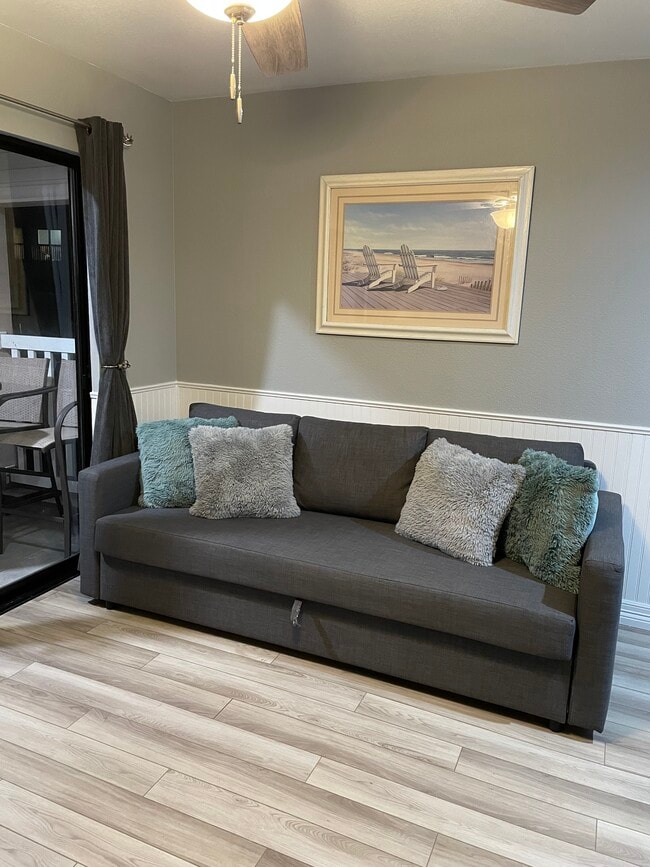 Building Photo - 3938 Surfside Blvd