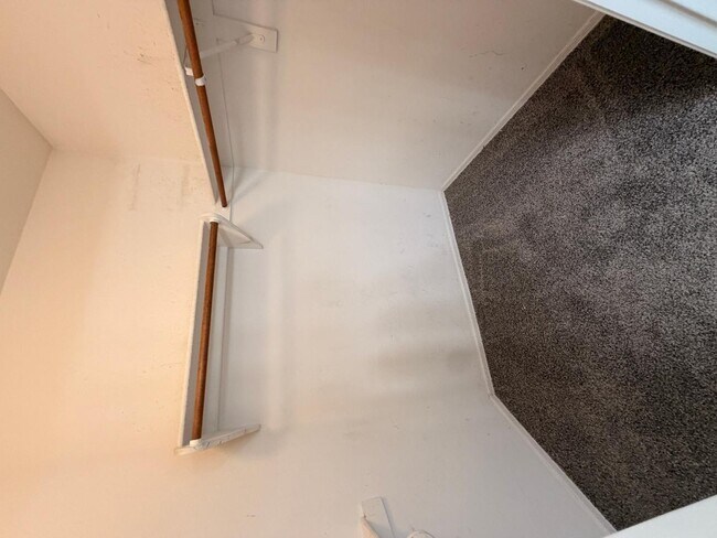 Building Photo - 7611 W Cinnabar Ave