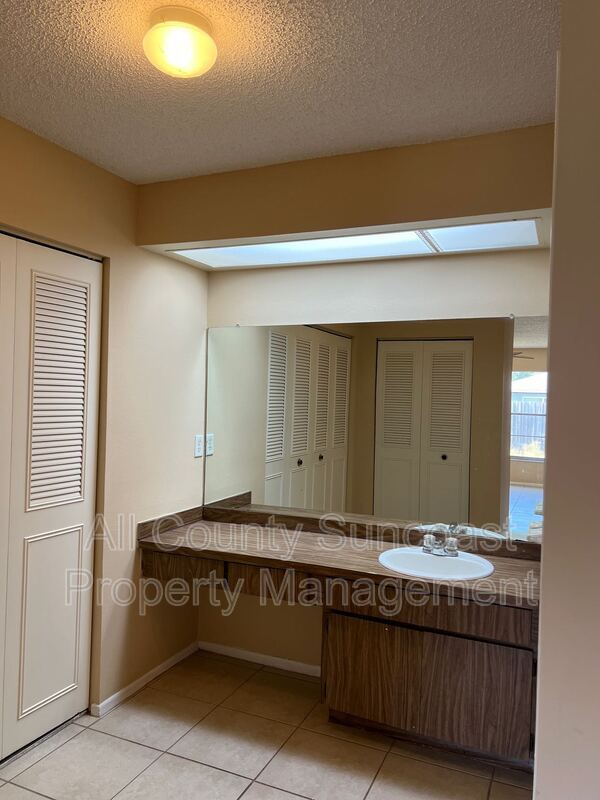 Building Photo - 2643 Country Grove Blvd