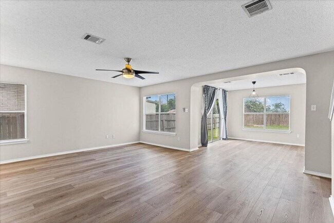 Building Photo - 2423 Byfield Dr