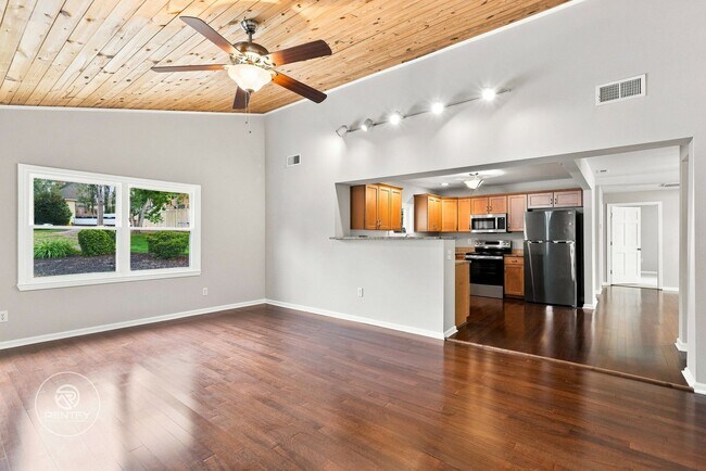 Building Photo - 7088 Wateredge Dr