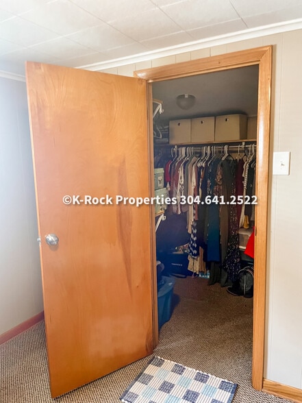 walk-in closet - 318 Johnson Ave