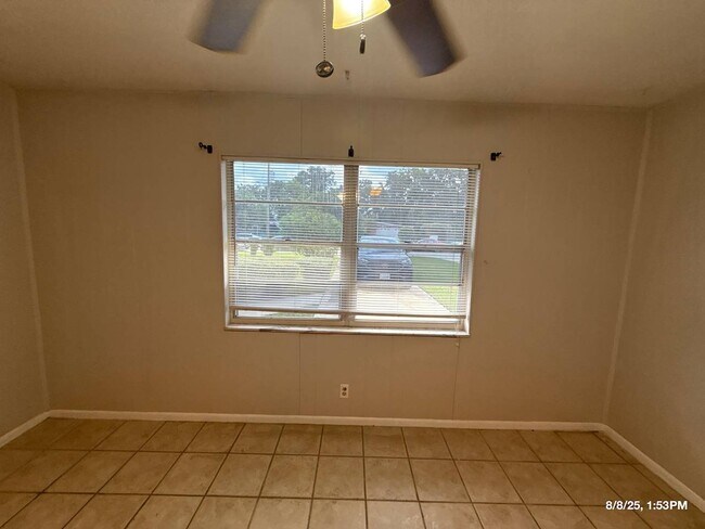 Building Photo - 4058 Minoso St