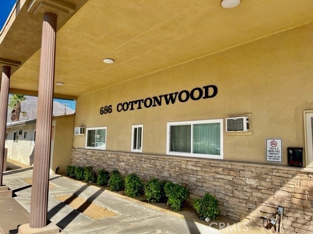 Building Photo - 686 E Cottonwood Rd