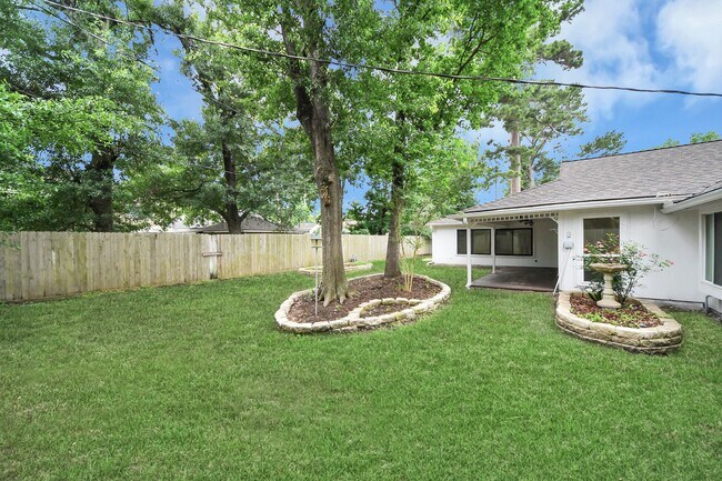 Building Photo - 25511 Many Oak Dr