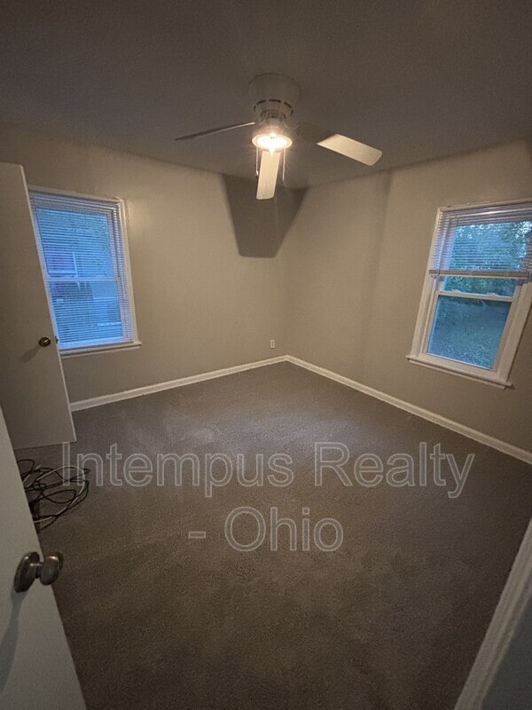 Building Photo - 692 S Wheatland Ave