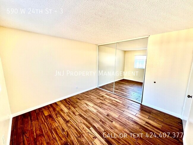 Building Photo - 590 W 24th St