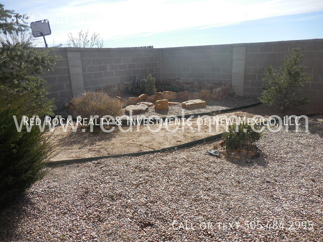 Building Photo - Beautifully Remodeled 3BR/3BA Home in SW ABQ!