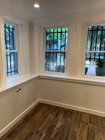 Building Photo - 215 5th St SE