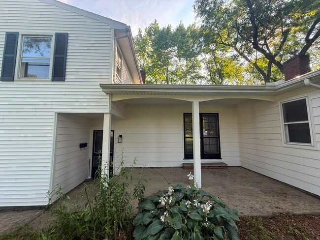 Building Photo - 6939 Highland Dr