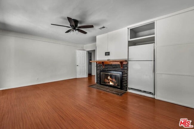 Building Photo - 7318 W 88th St