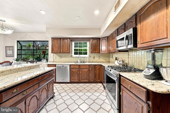 Building Photo - 315 Pheasant Hill Dr