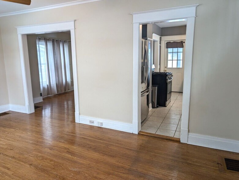 Building Photo - 81 Church St