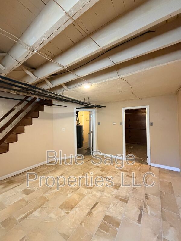 Building Photo - 620 Copley Rd
