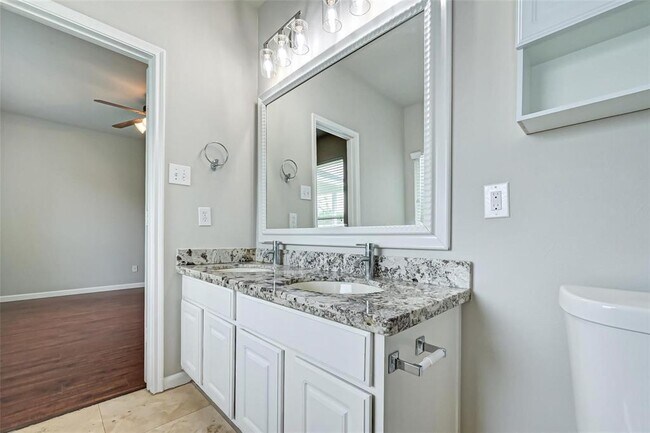 Building Photo - 11310 English Rose Trail
