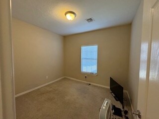 Building Photo - 929 NE 28th St