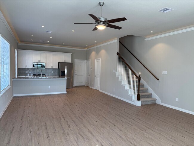 Building Photo - 15713 Strongbow Ter Dr