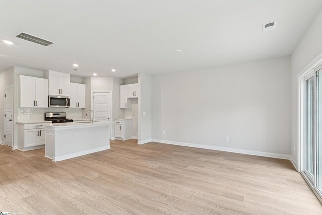 Building Photo - 7 Gramercy Wds Ln