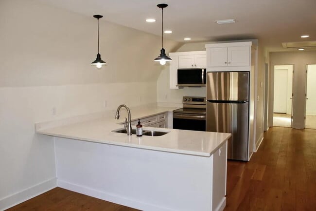 Building Photo - 54 Davis St