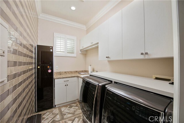 Building Photo - 27048 Triumph Ave