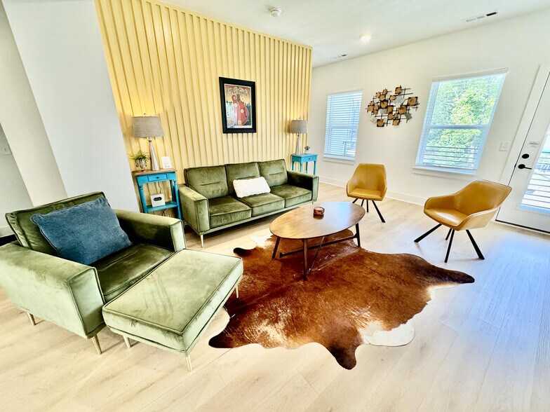 Primary Photo - 120 Fitzgerald Dr
