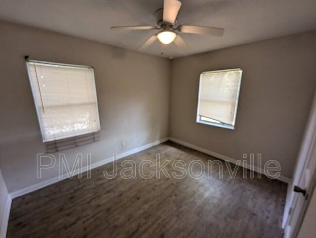 Building Photo - 1056 Detroit Cir W