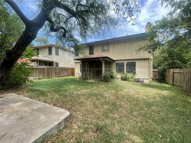 Building Photo - 613 Stallion Dr