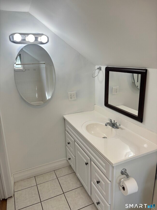 Building Photo - 24 N Main St